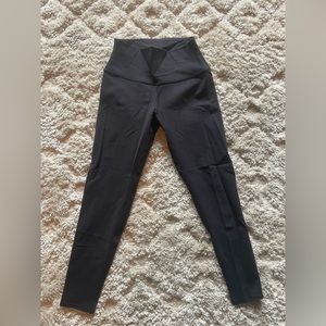 Alo 	7/8 High-Waist Airbrush Legging